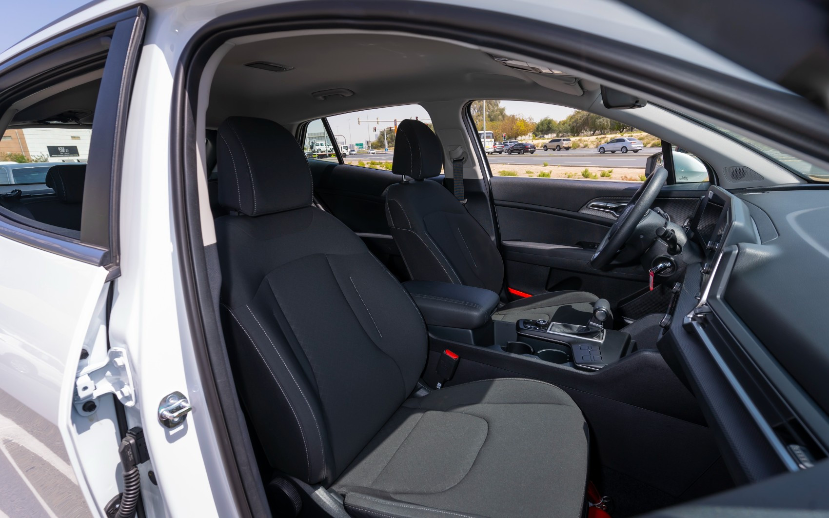 KIA Sportage (White), 2024