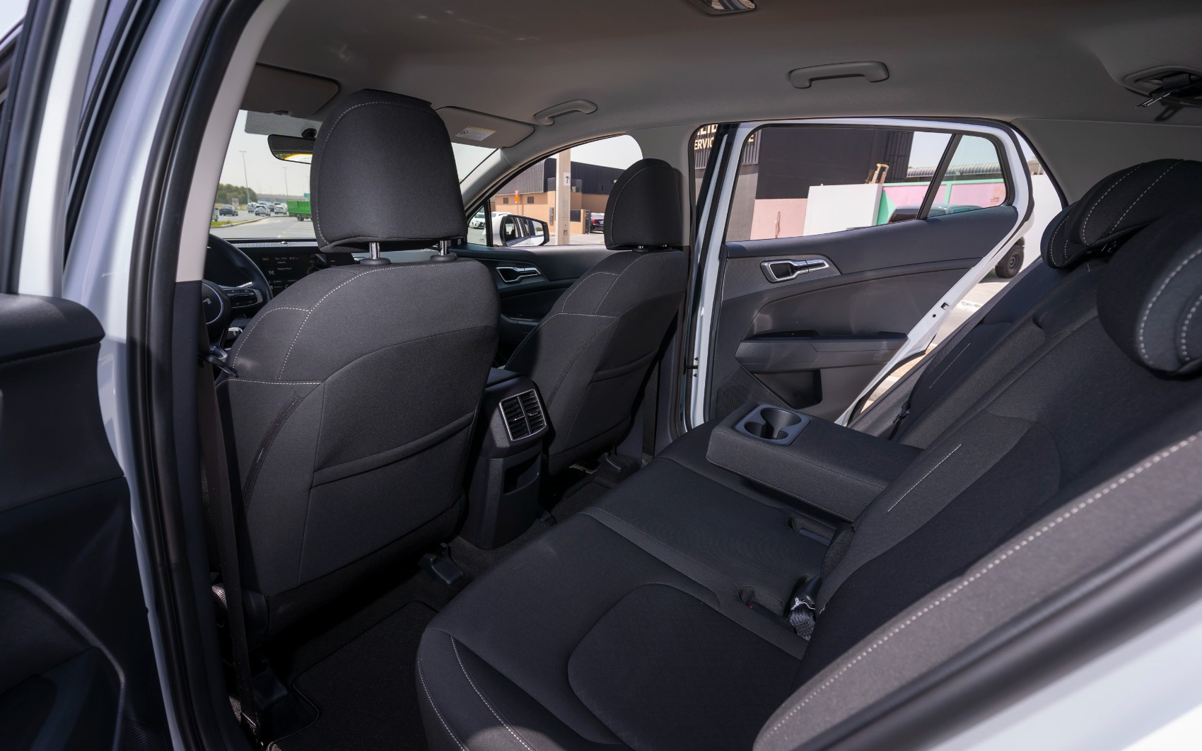 KIA Sportage (White), 2024
