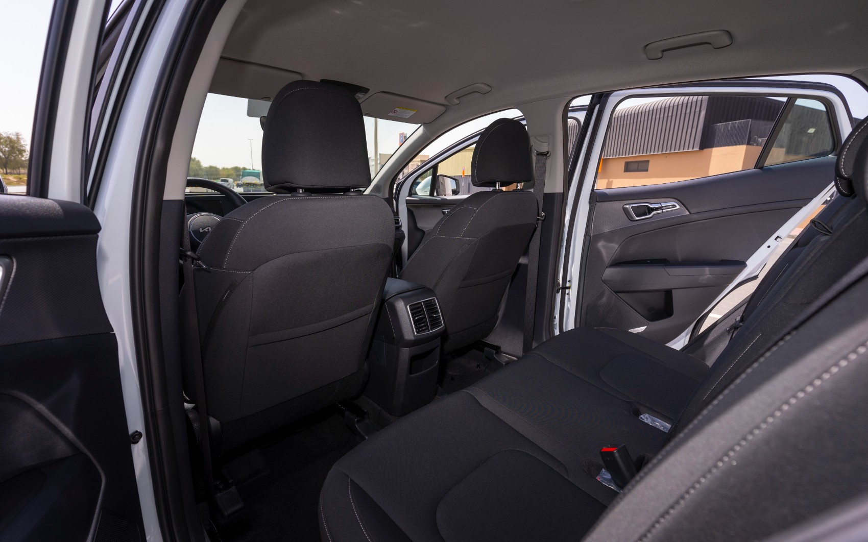 KIA Sportage (White), 2024