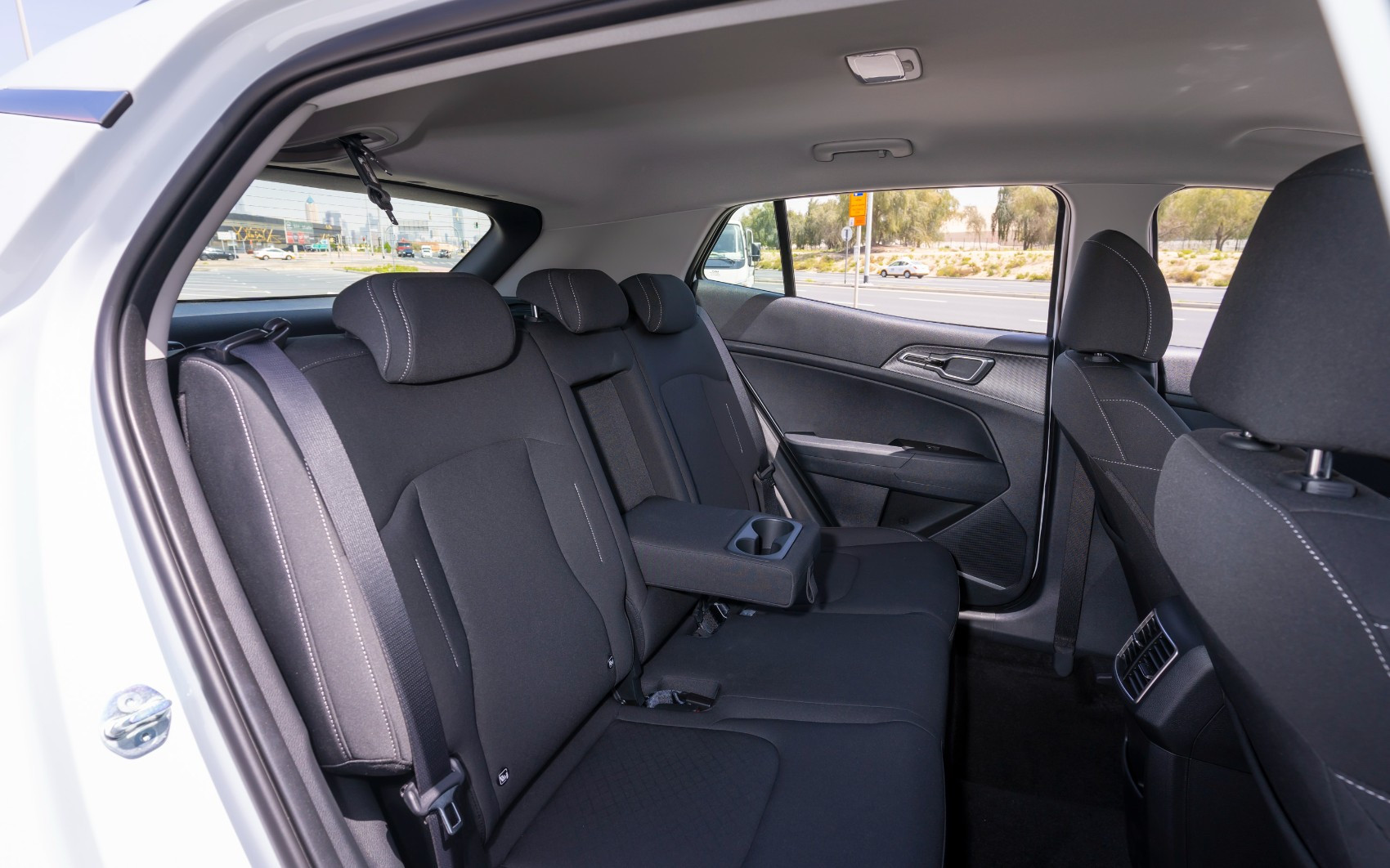 KIA Sportage (White), 2024